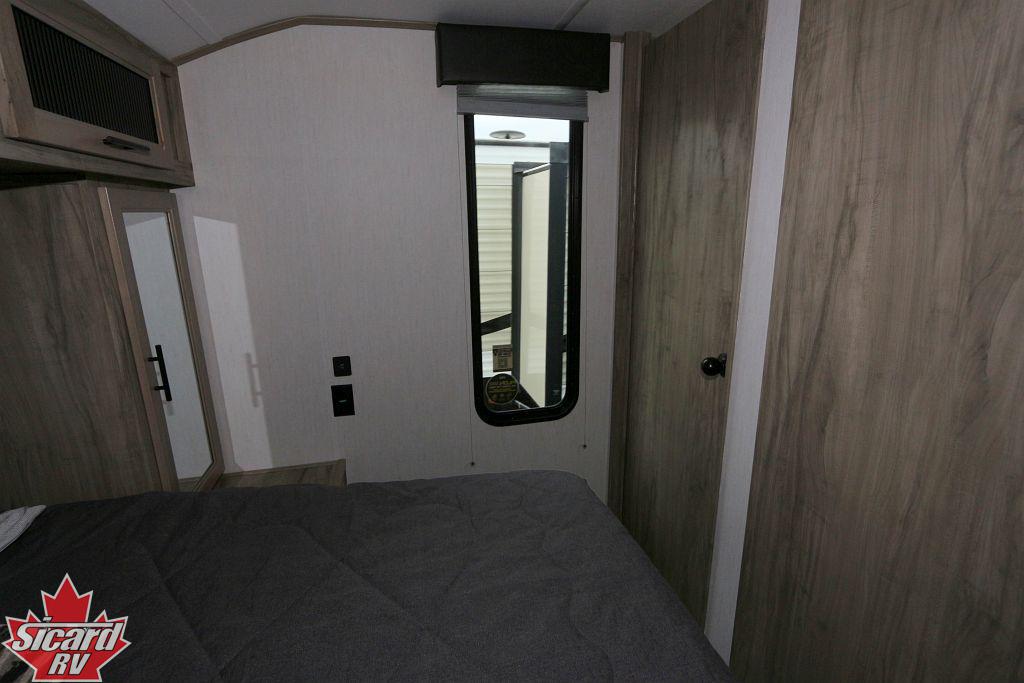 2022 FOREST RIVER CHEROKEE ALPHA WOLF 26RL-L