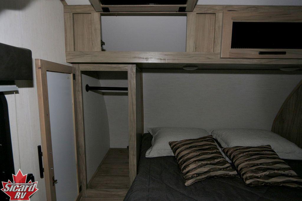 2022 FOREST RIVER CHEROKEE ALPHA WOLF 26RL-L