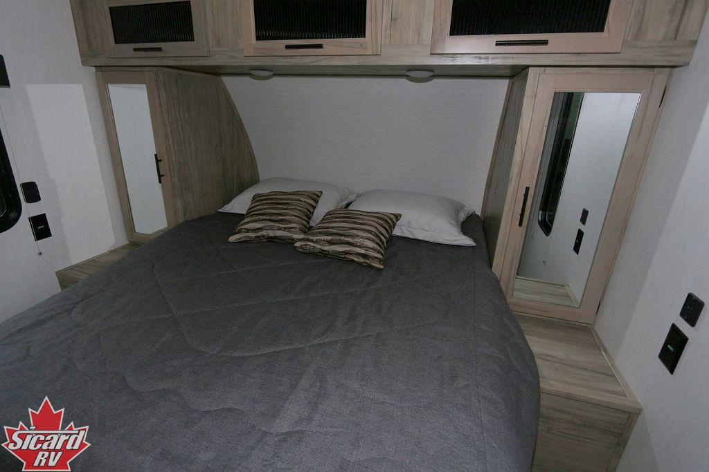 2022 FOREST RIVER CHEROKEE ALPHA WOLF 26RL-L