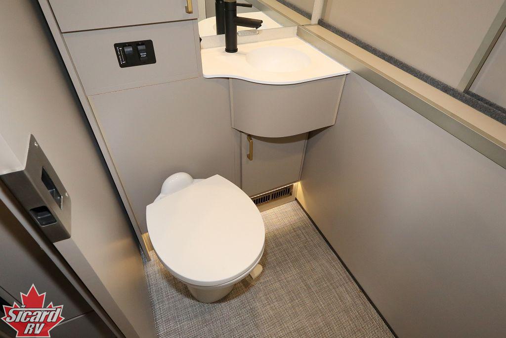 2025 WINNEBAGO VIEW 24T