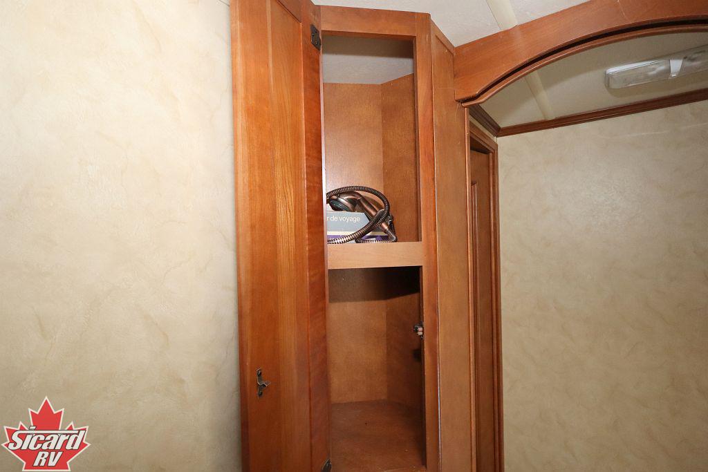 2010 FOREST RIVER CEDAR CREEK 34RLSA