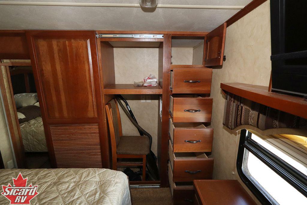 2010 FOREST RIVER CEDAR CREEK 34RLSA
