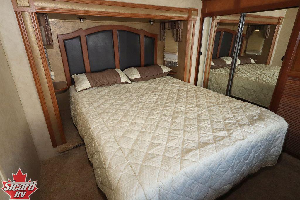 2010 FOREST RIVER CEDAR CREEK 34RLSA