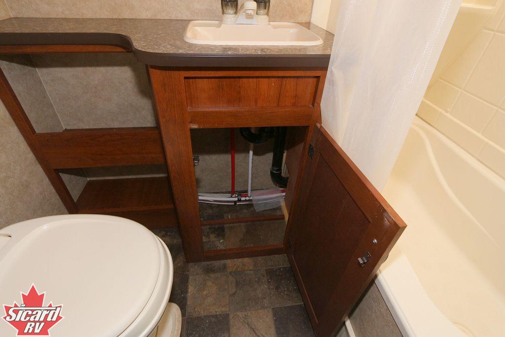 2014 PRIME TIME AVENGER 25RL