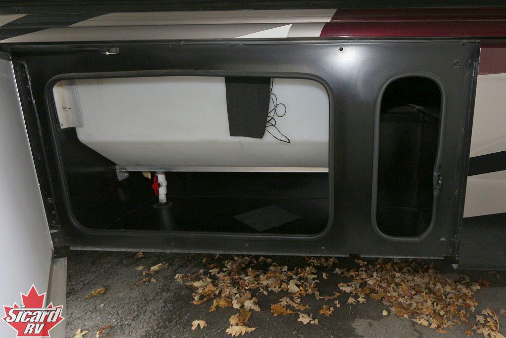 2017 HOLIDAY RAMBLER VACATIONER 35P