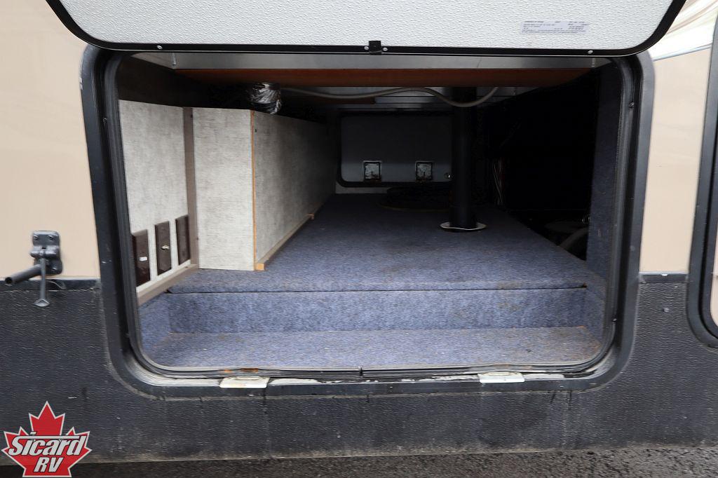 2017 WINNEBAGO VOYAGE 28SGS