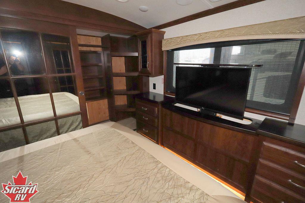 2017 JAYCO DESIGNER 37RS