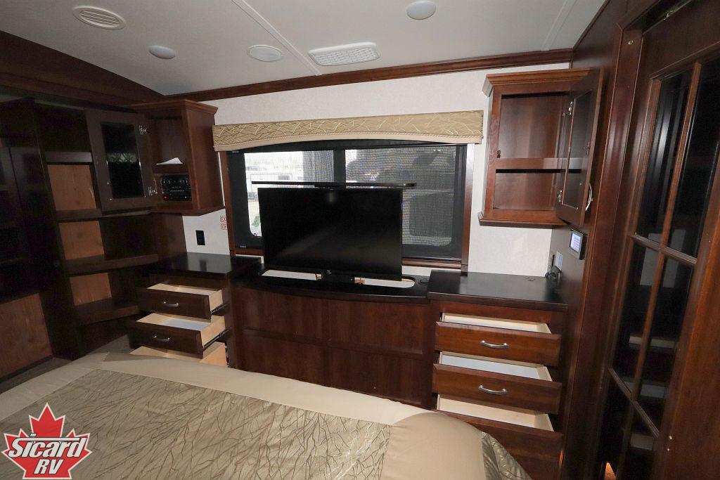 2017 JAYCO DESIGNER 37RS