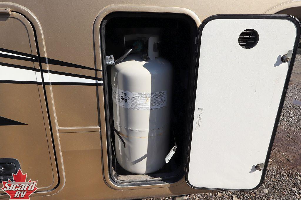 2017 JAYCO DESIGNER 37RS