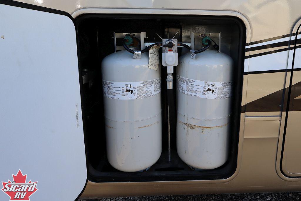 2017 JAYCO DESIGNER 37RS