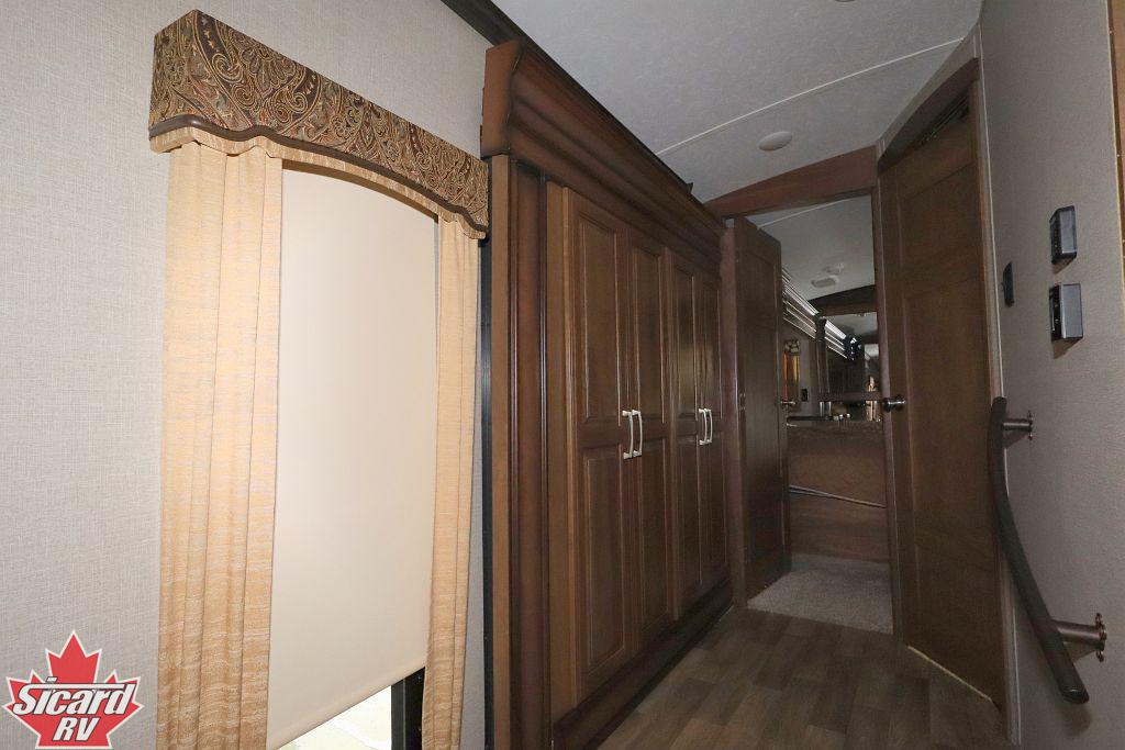 2017 KEYSTONE MONTANA 3720RL