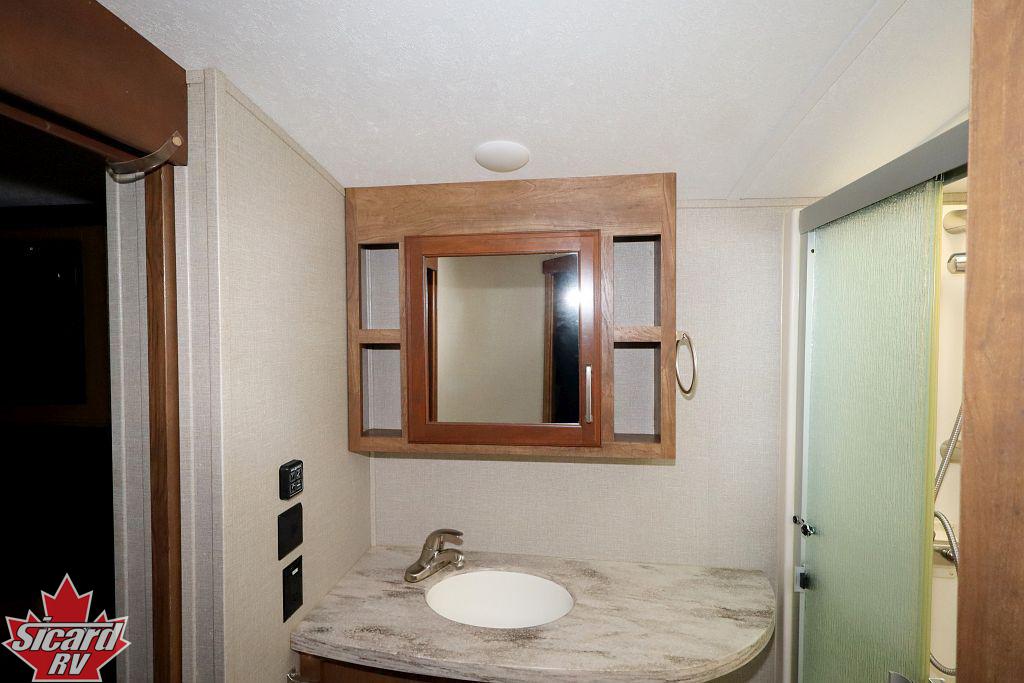 2017 KEYSTONE MONTANA 3720RL