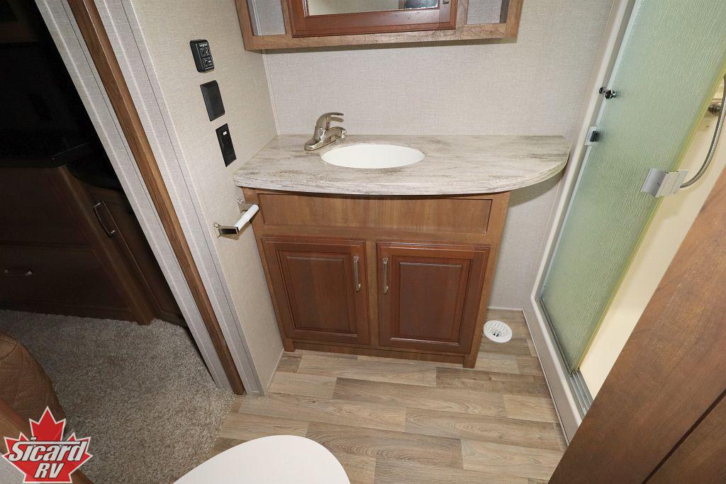 2017 KEYSTONE MONTANA 3720RL