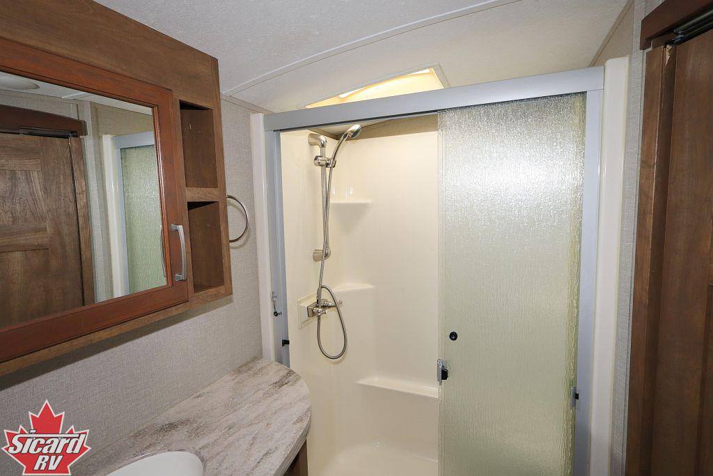 2017 KEYSTONE MONTANA 3720RL