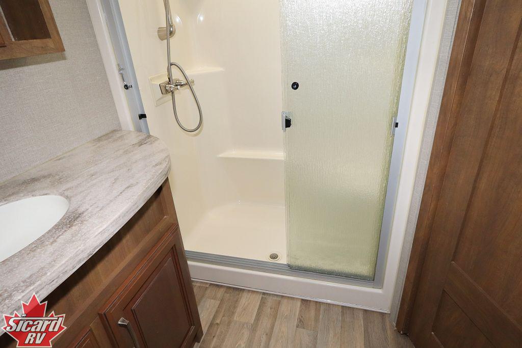 2017 KEYSTONE MONTANA 3720RL