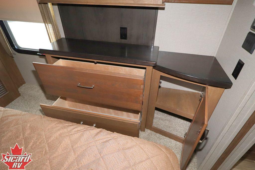 2017 KEYSTONE MONTANA 3720RL