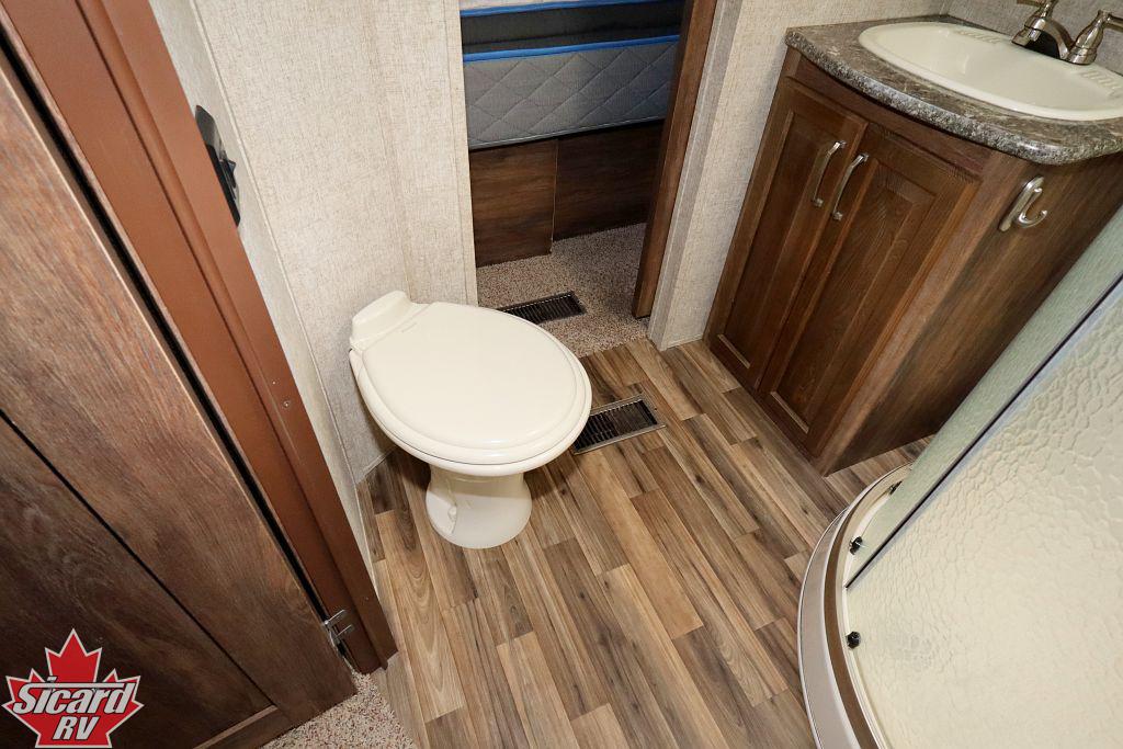 2016 KEYSTONE AVALANCHE 380FL