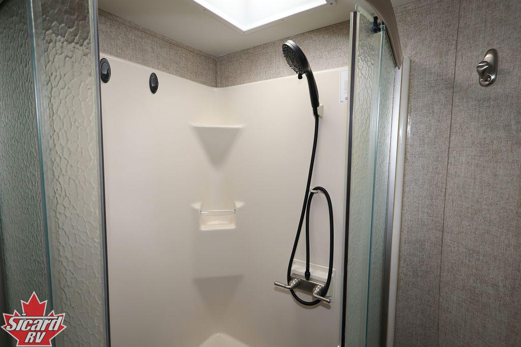 2016 KEYSTONE AVALANCHE 380FL