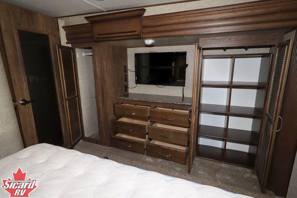 2016 KEYSTONE AVALANCHE 380FL