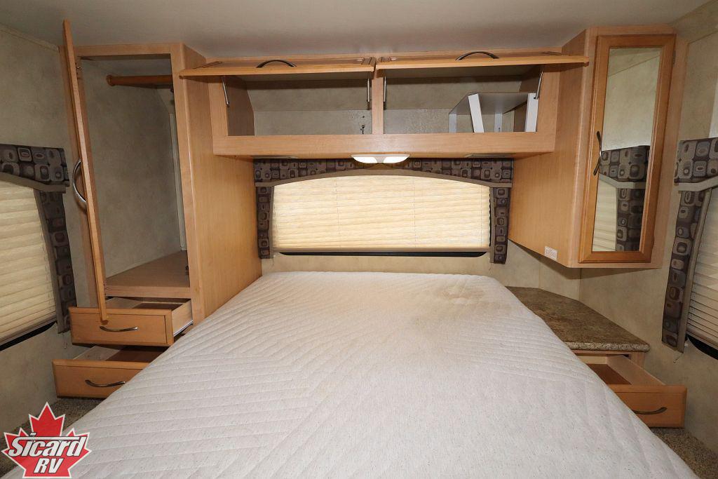 2011 THOR CHATEAU 28A