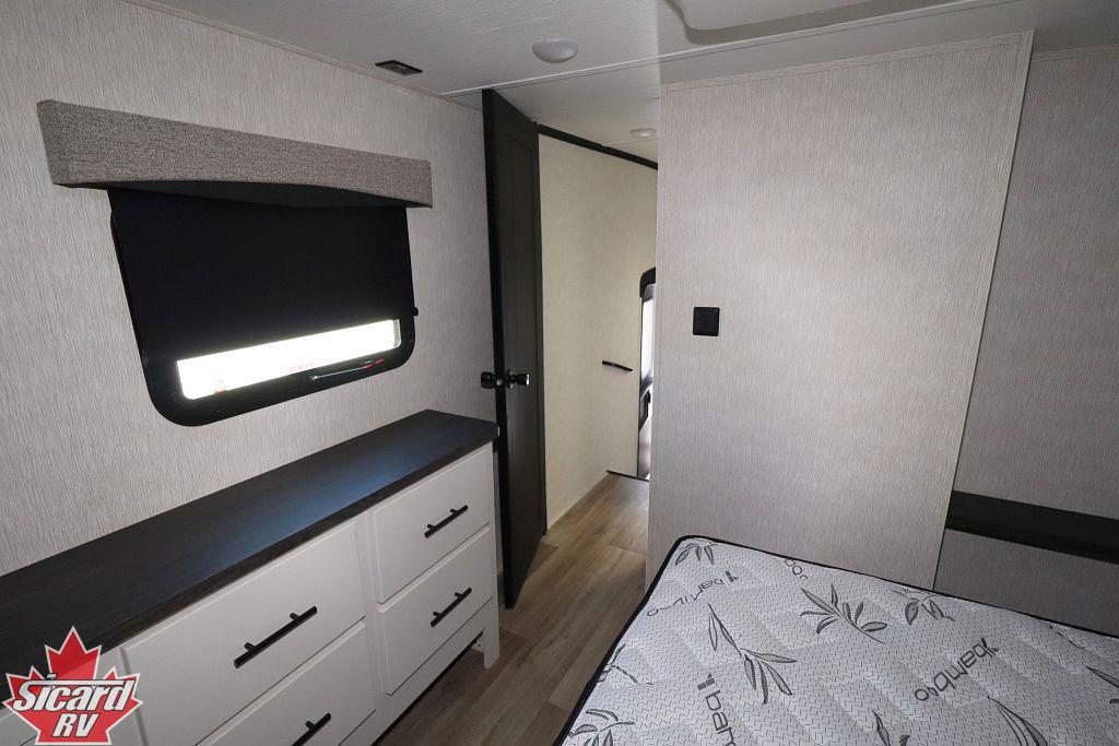 2024 CROSSROADS CRUISER M-30RD