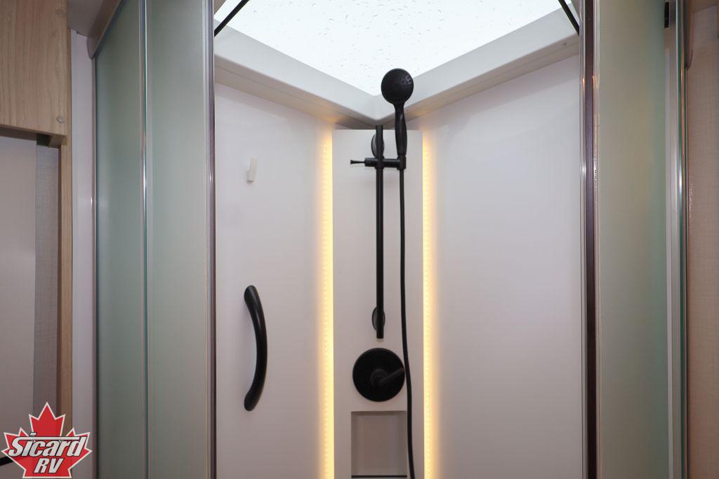 2026 LEISURE TRAVEL VANS WONDER W24MBL