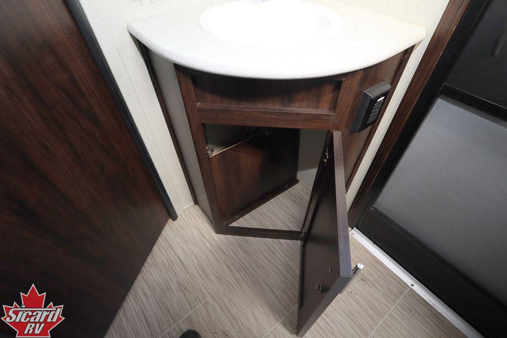 2019 PRIME TIME TRACER 290BH