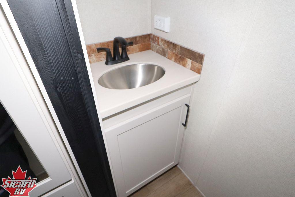 2026 KROPF CANADIAN 6461CWD