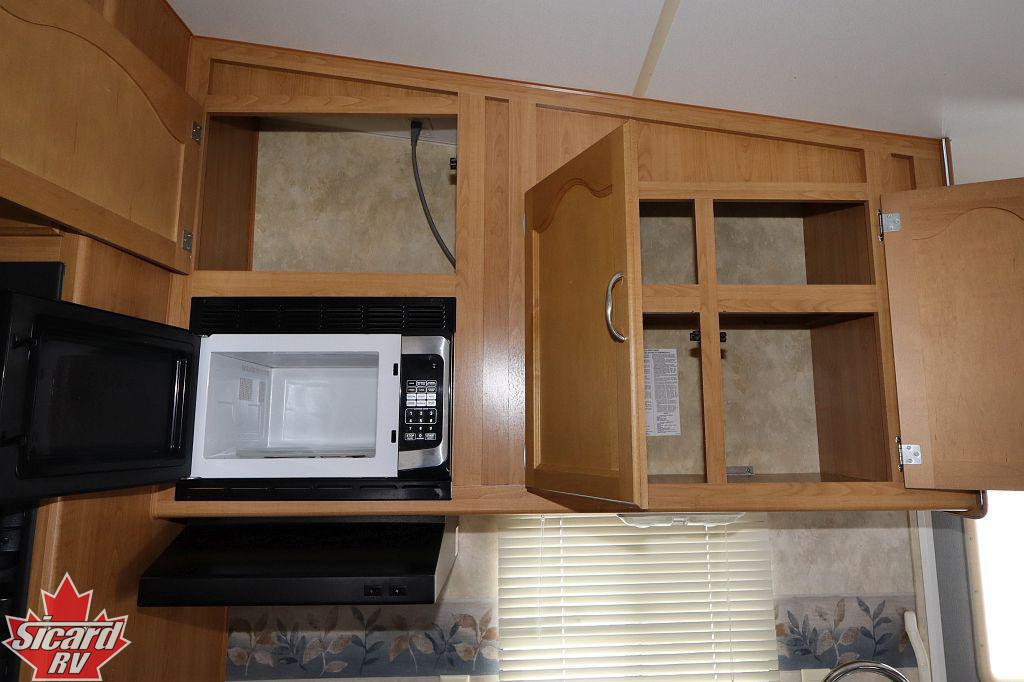 2009 FORESTER WINDCHASER 275RLS