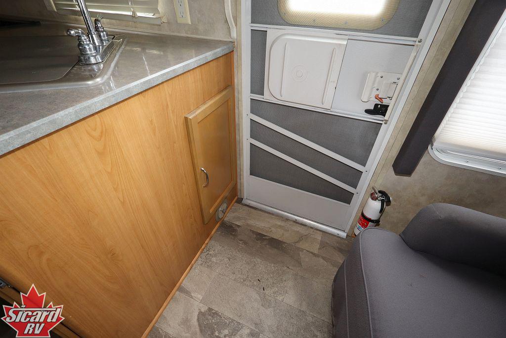 2009 FORESTER WINDCHASER 275RLS