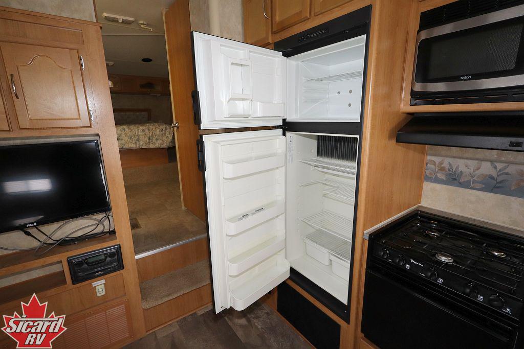 2009 FORESTER WINDCHASER 275RLS