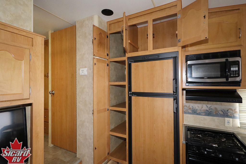 2009 FORESTER WINDCHASER 275RLS