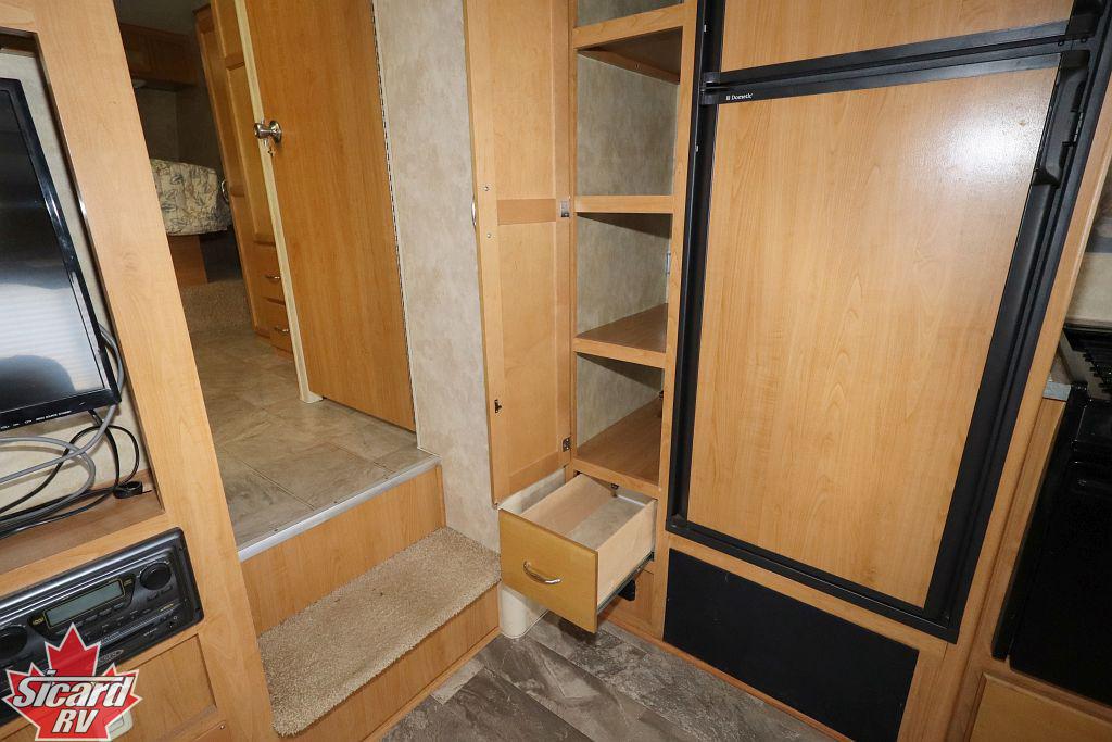 2009 FORESTER WINDCHASER 275RLS