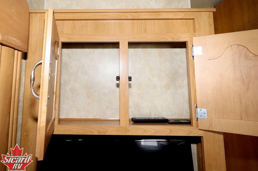 2009 FORESTER WINDCHASER 275RLS