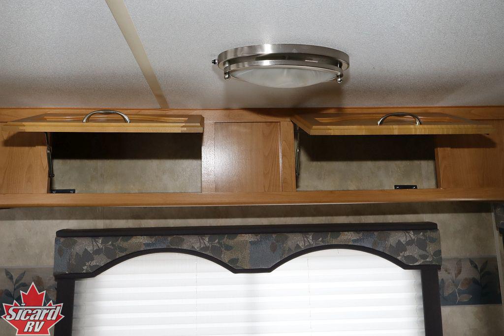 2009 FORESTER WINDCHASER 275RLS