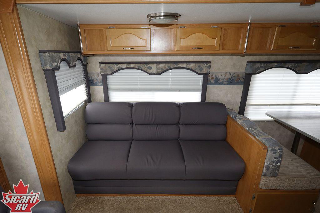 2009 FORESTER WINDCHASER 275RLS