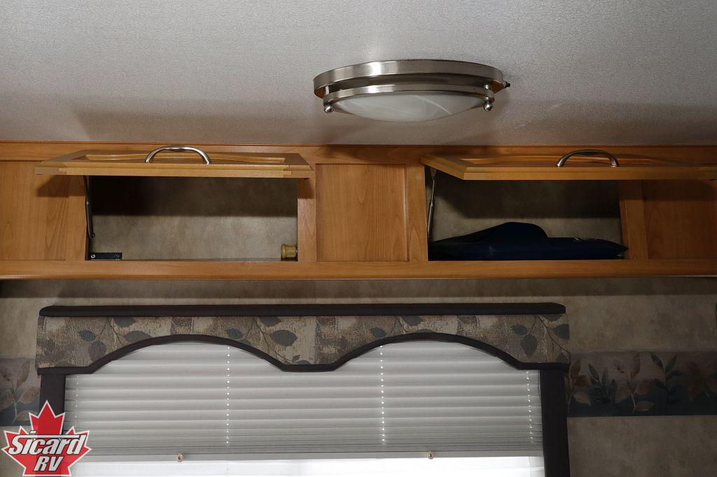 2009 FORESTER WINDCHASER 275RLS