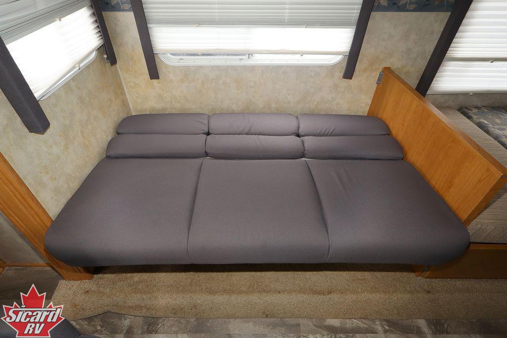 2009 FORESTER WINDCHASER 275RLS