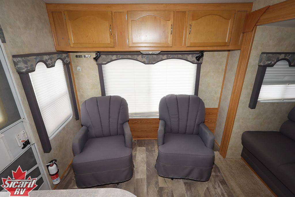 2009 FORESTER WINDCHASER 275RLS