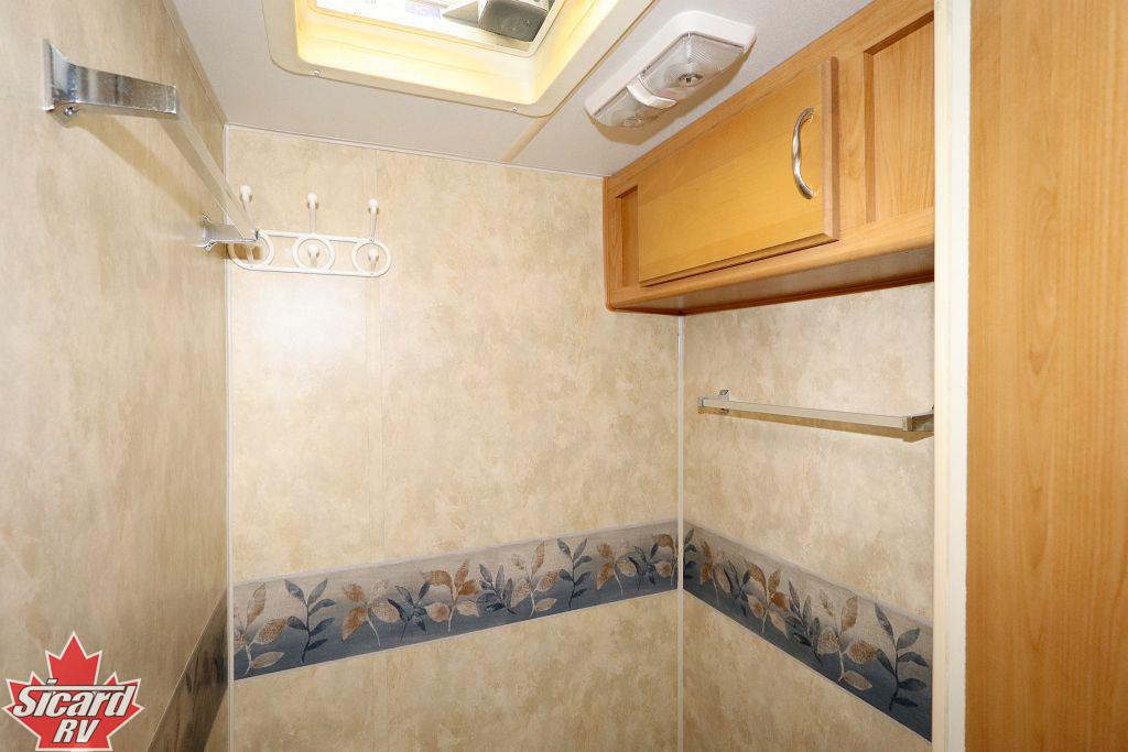 2009 FORESTER WINDCHASER 275RLS