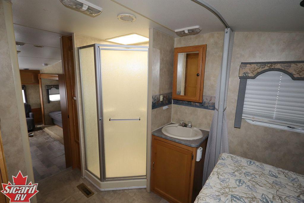 2009 FORESTER WINDCHASER 275RLS