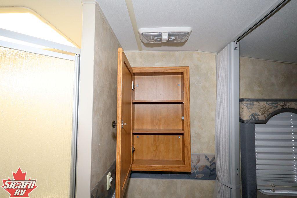 2009 FORESTER WINDCHASER 275RLS