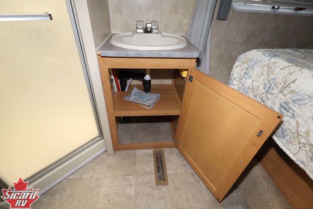 2009 FORESTER WINDCHASER 275RLS