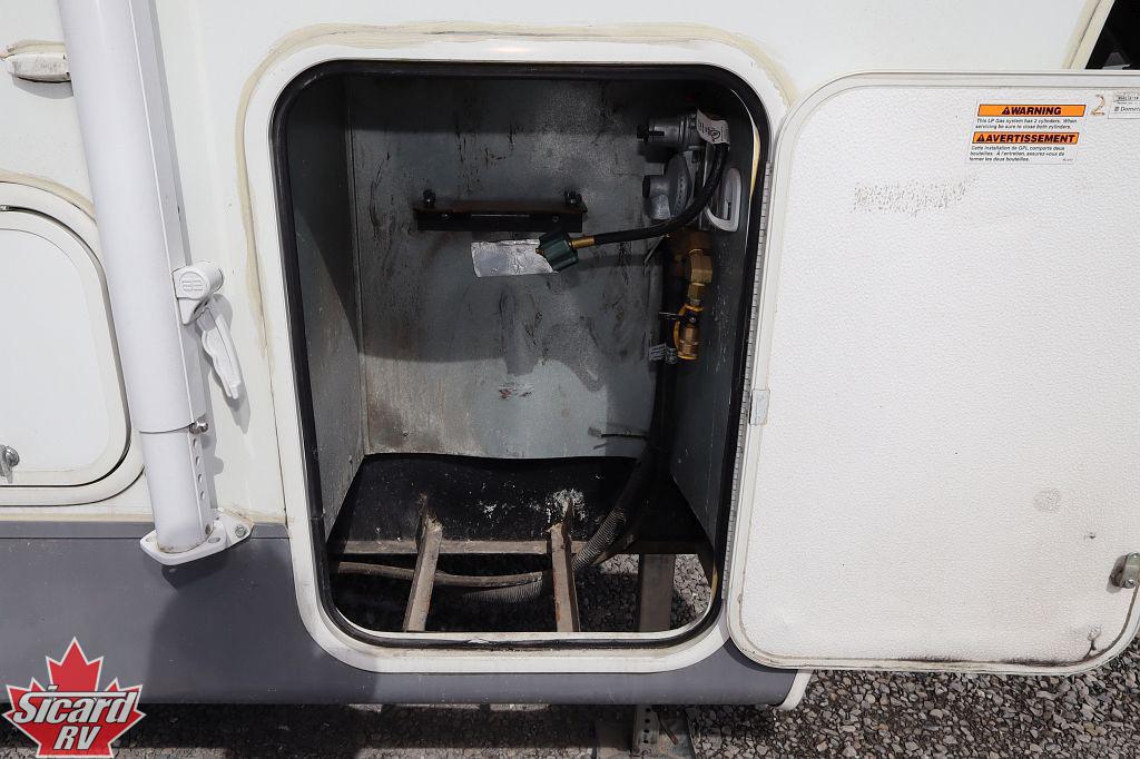 2009 FORESTER WINDCHASER 275RLS