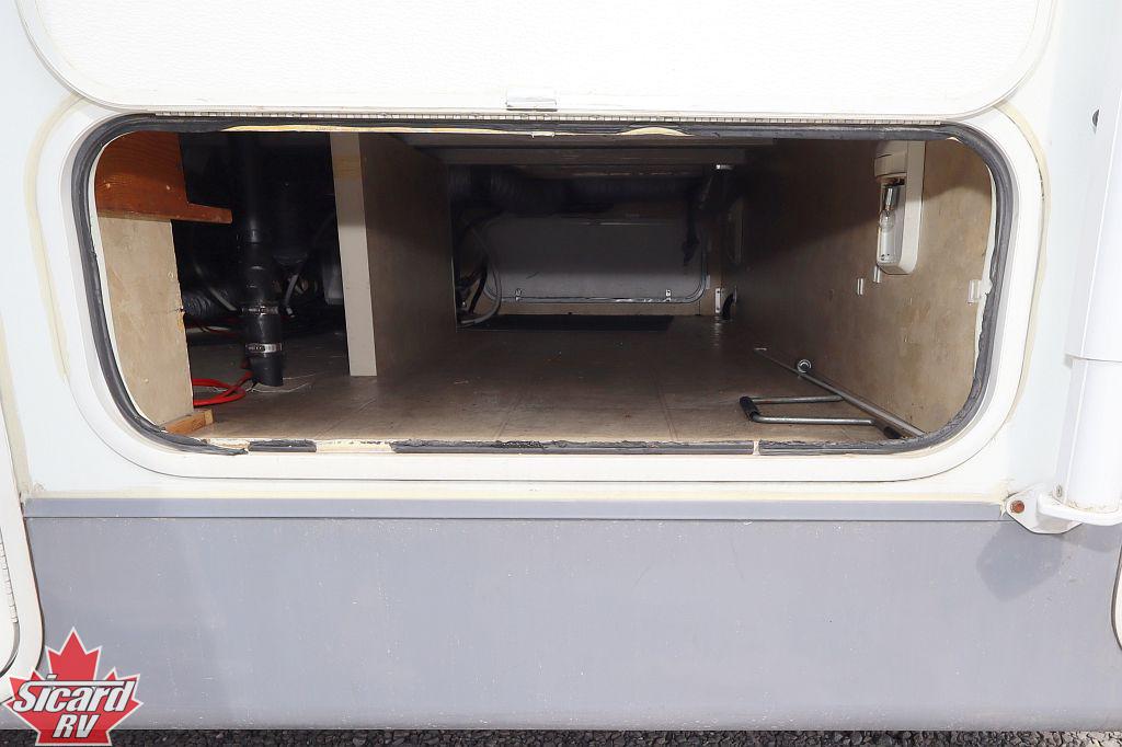 2009 FORESTER WINDCHASER 275RLS