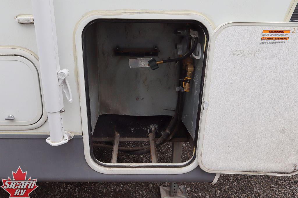2009 FORESTER WINDCHASER 275RLS