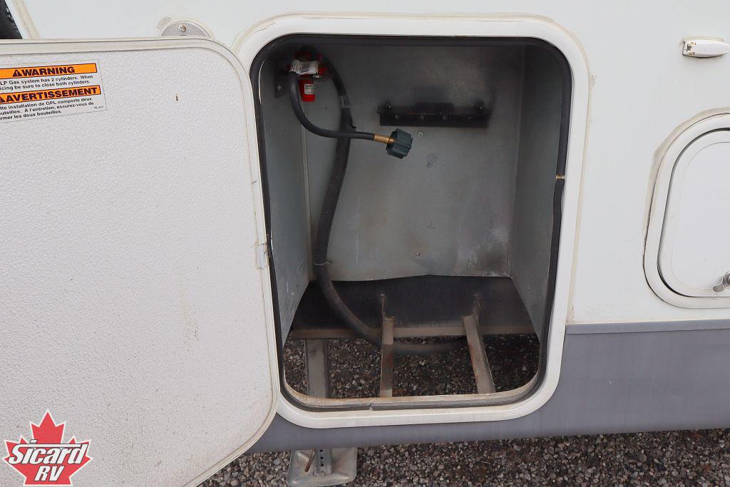 2009 FORESTER WINDCHASER 275RLS