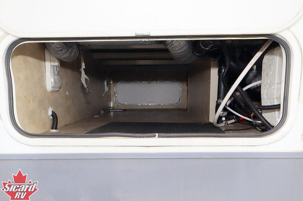 2009 FORESTER WINDCHASER 275RLS