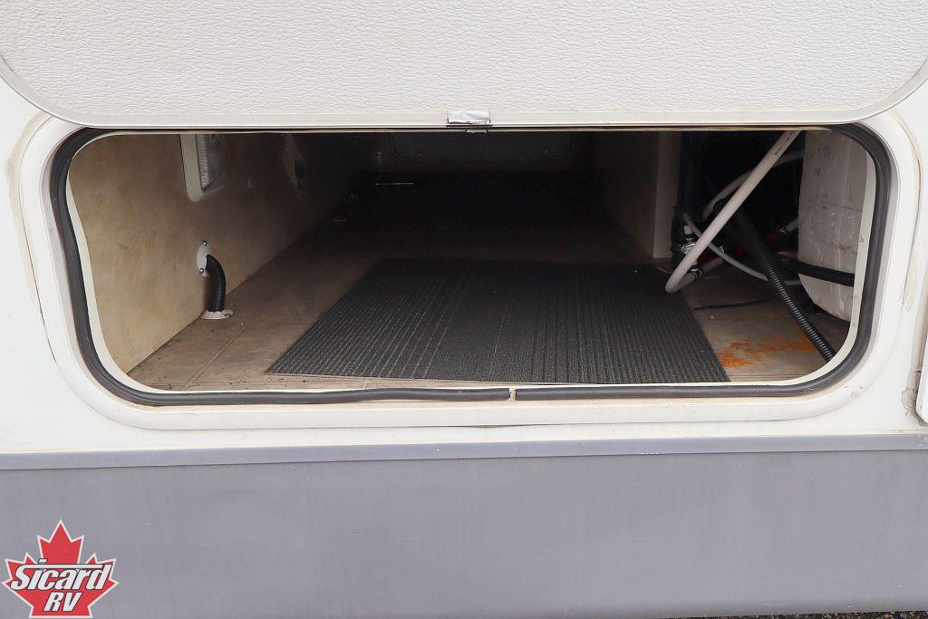 2009 FORESTER WINDCHASER 275RLS