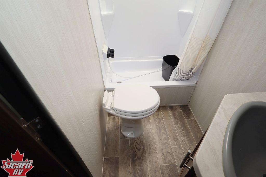 2019 FOREST RIVER GREY WOLF 26DJSE